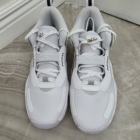 Adidas White and Black Sneakers with Chunky Silhouette - Picture 2 of 12